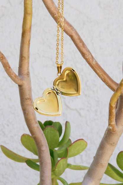 Peter and June - Locket Up Necklace: 18k gold plated
