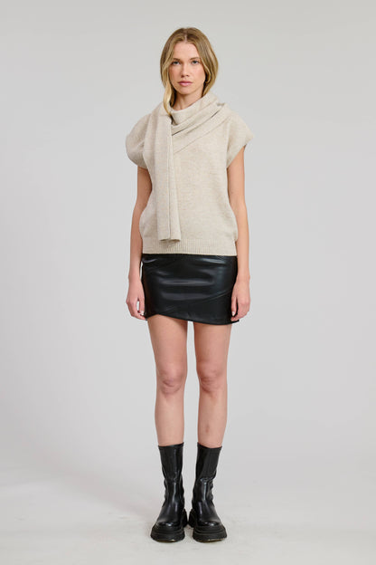FLAT WHITE - Thun Sweater Vest with Scarf : M