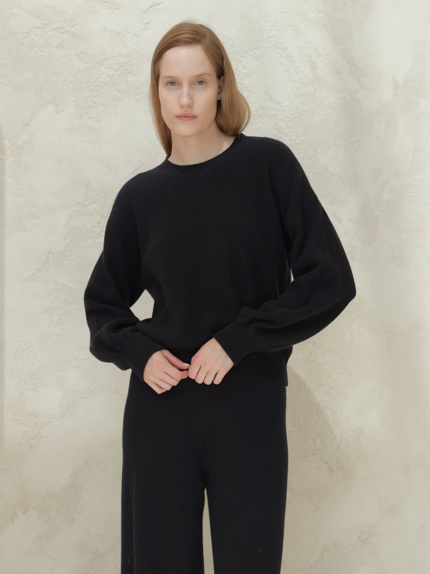 Lèmme - Ribbed crewneck sweater in cashmere blend with balloon sleeves: Ceruleo / L