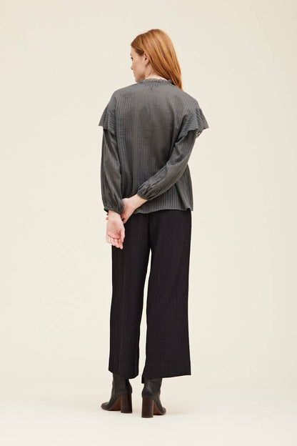 Grade & Gather - 41159 - COTTON TEXTURE RUFFLED BLOUSE: ECRU / MEDIUM