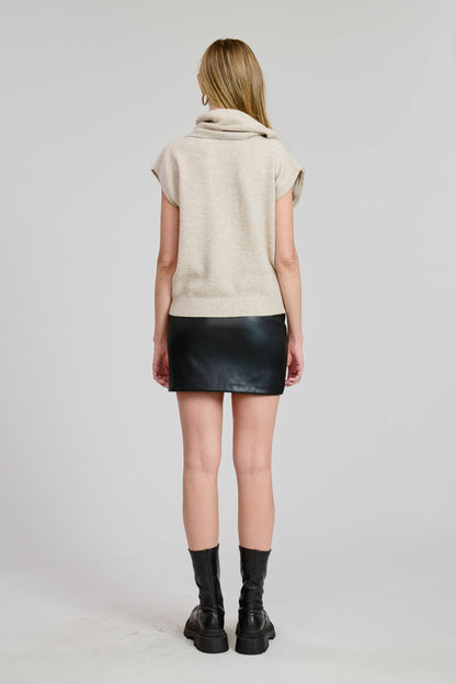 FLAT WHITE - Thun Sweater Vest with Scarf : M