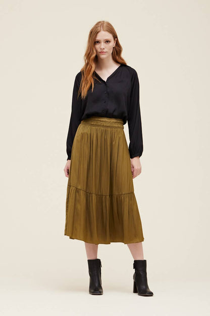 Grade & Gather - 41458PP - COLLARED SATIN BLOUSE: MILK / MEDIUM