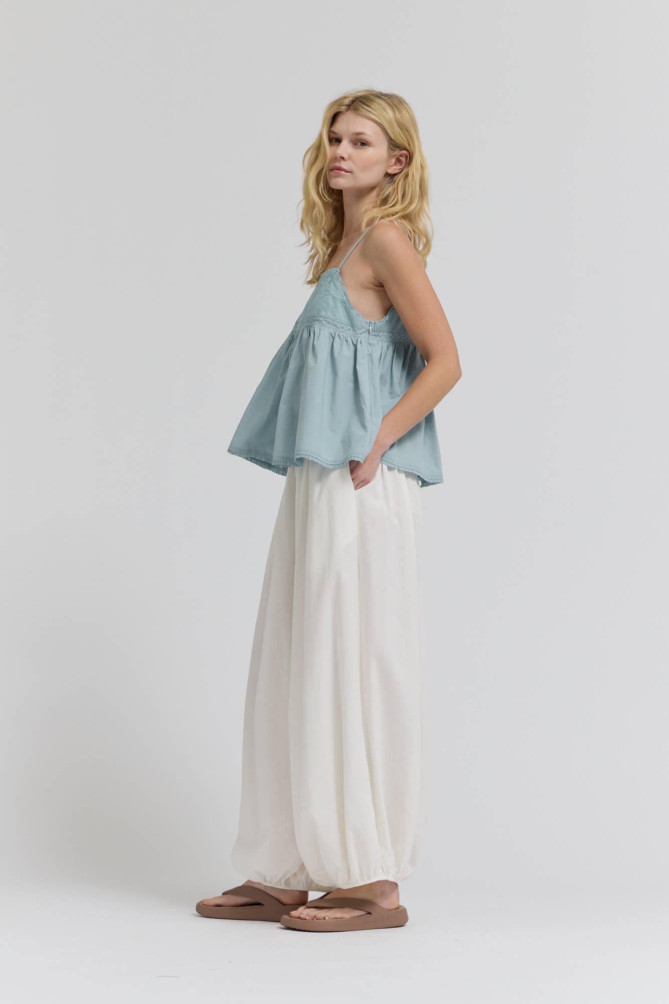 Grade & Gather - 42226 - EMBROIDERED SLEEVELESS TOP: SOY / Contemporary / LARGE