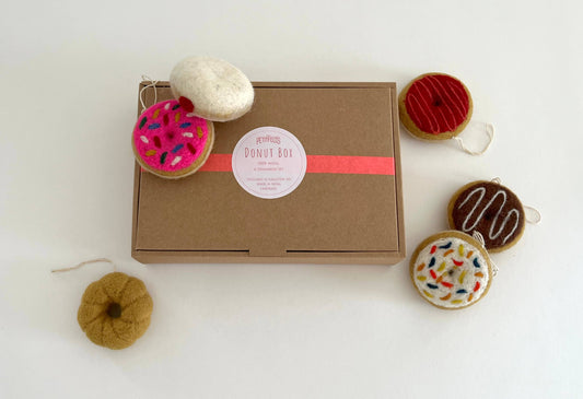 PetitFelts - Donut Box Ornament Set