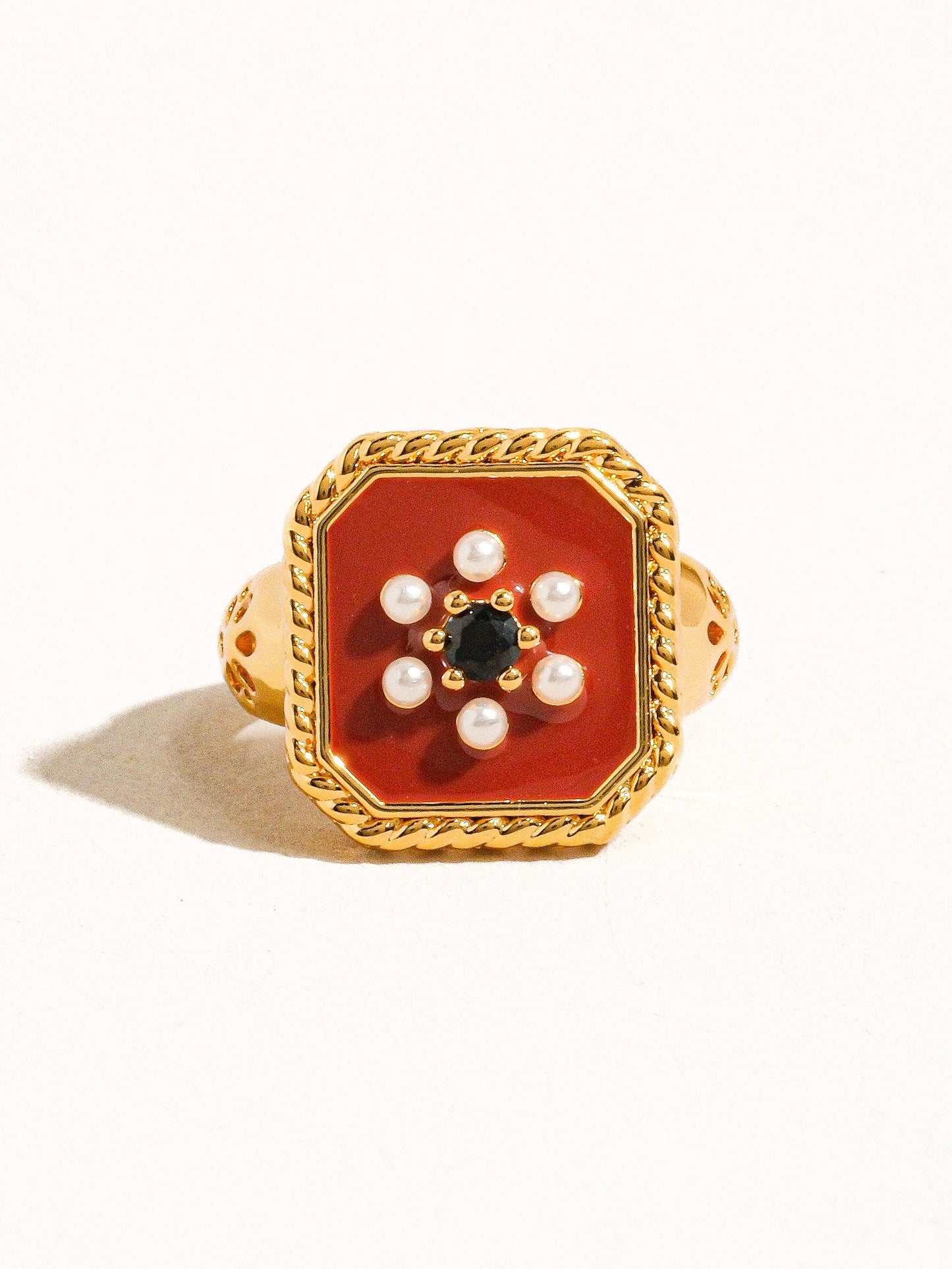 Flânerie by MAIQ - Rouge 18K Gold Red Enamel Vintage Adjustable Ring: Red