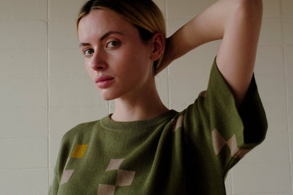 The Endery - Albers Short Sleeve Sweater Tee - Olivine: XS/S