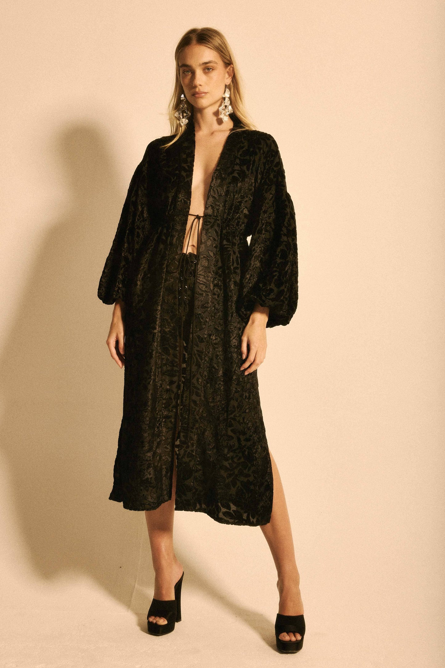 Jen's Pirate Booty - Mocambo Kimono: Winter White / P/S