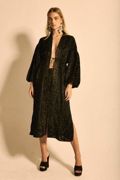 Jen's Pirate Booty - Mocambo Kimono: Winter White / P/S