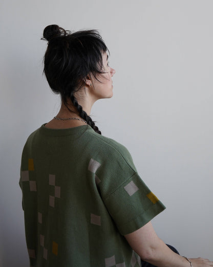 The Endery - Albers Short Sleeve Sweater Tee - Olivine: XS/S