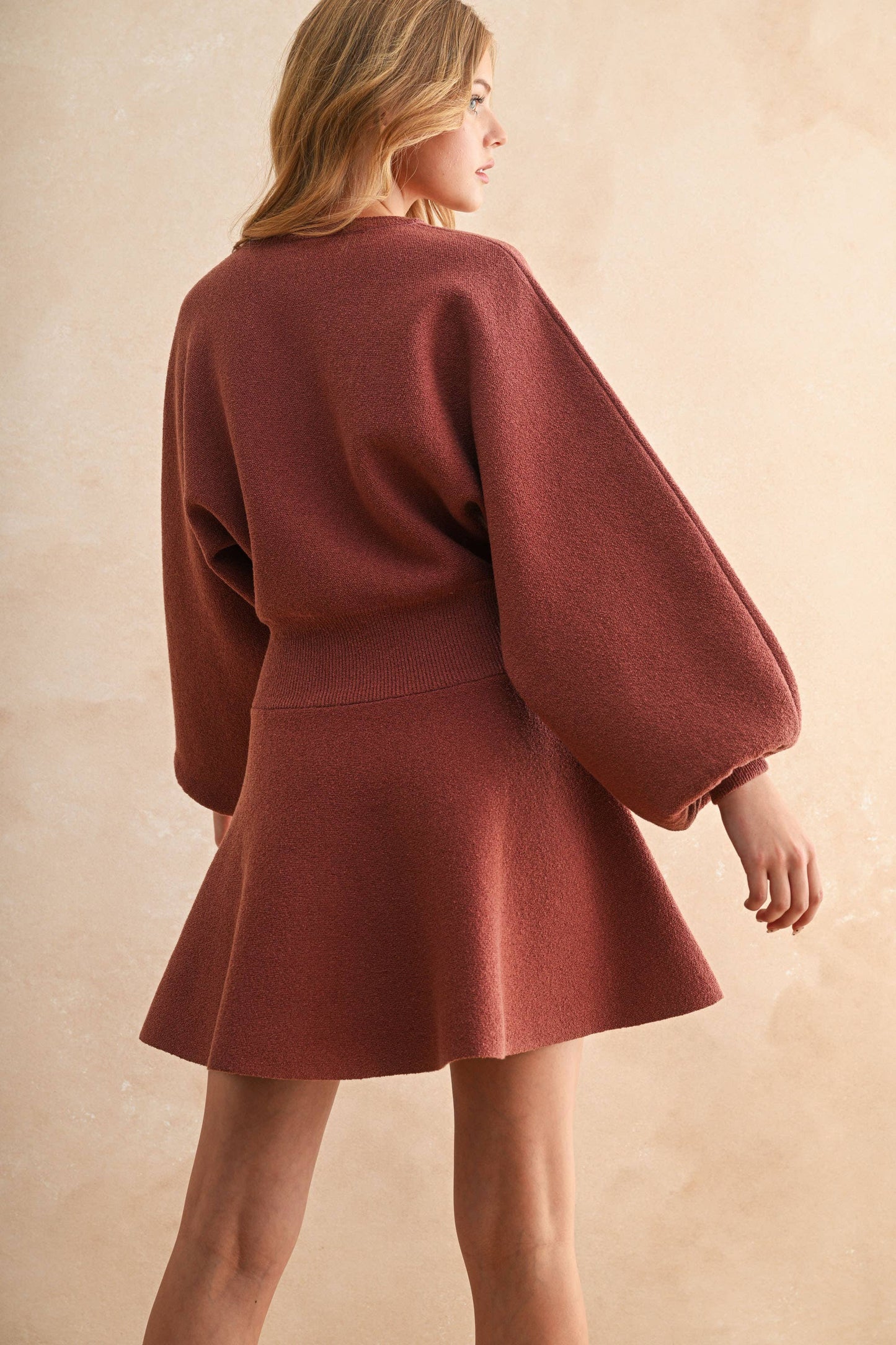MIOU MUSE - D2660   BALLON SLEEVE SWEATER DRESS: MAROON / S