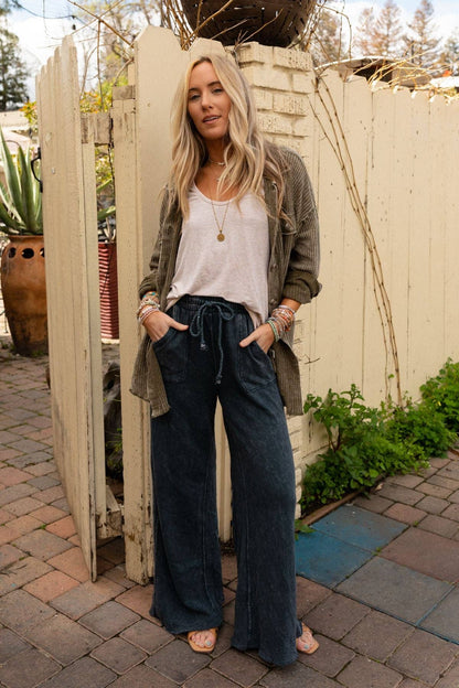 Three Bird Nest - Fall Favorite: Relaxing Robin Wide Leg Pant - New Navy: L