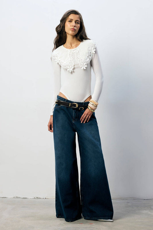 Touché Privé - White Broderie Collar Long Sleeve Bodysuit: Ecru / S