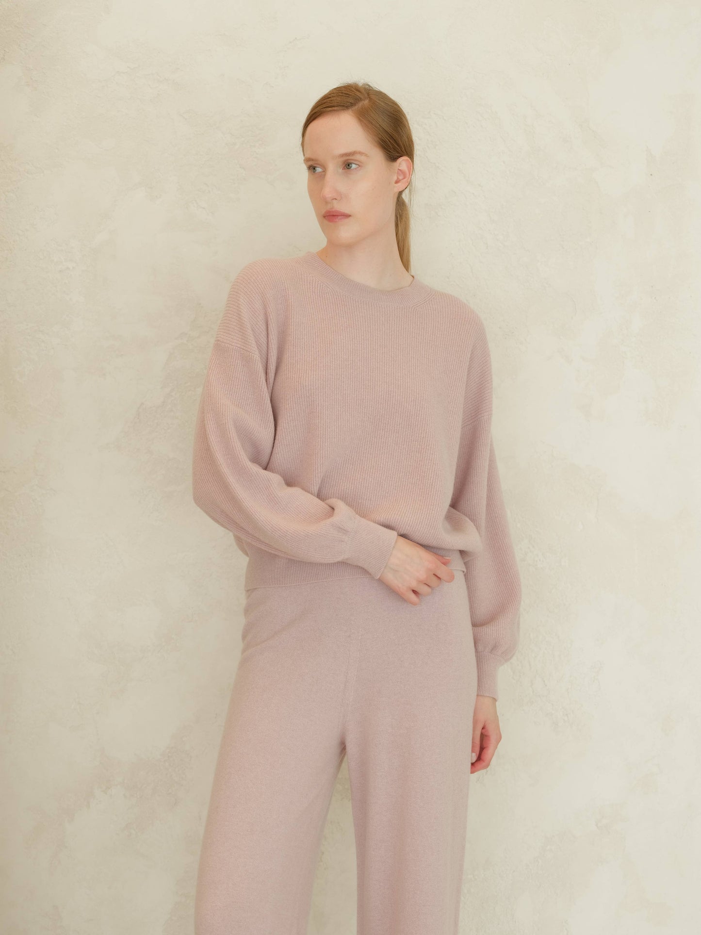 Lèmme - Ribbed crewneck sweater in cashmere blend with balloon sleeves: Ceruleo / M