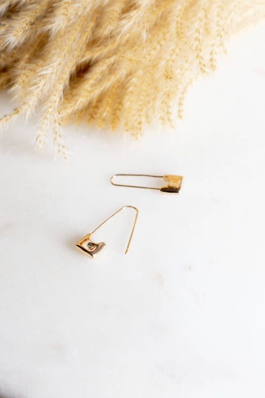 Peter and June - Sid Safety Pin Earrings - 18k gold plated
